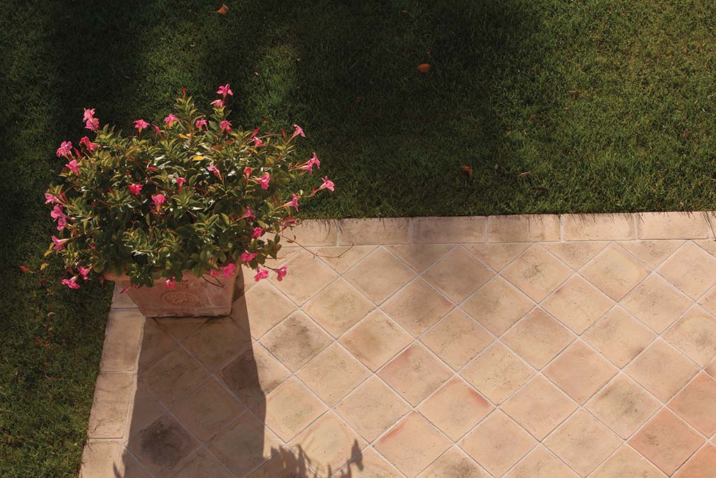 pasa del pavimento artigianale in cotto per esterni
