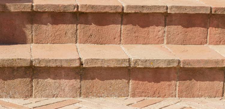 scale in cotto artigianale