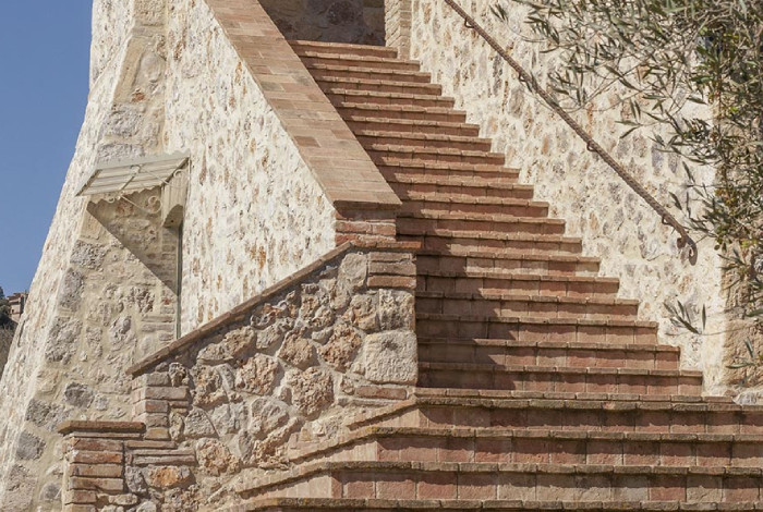 scale esterne rustiche per casali